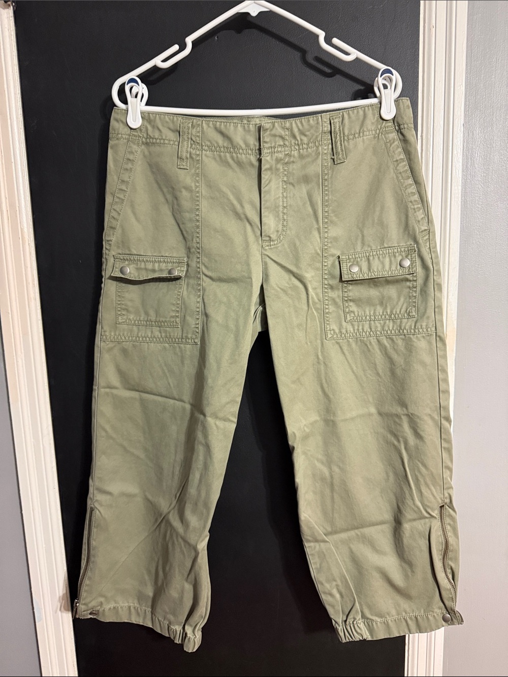 GAP Pocket Capri Pants Size: 12 Inseam: 23”